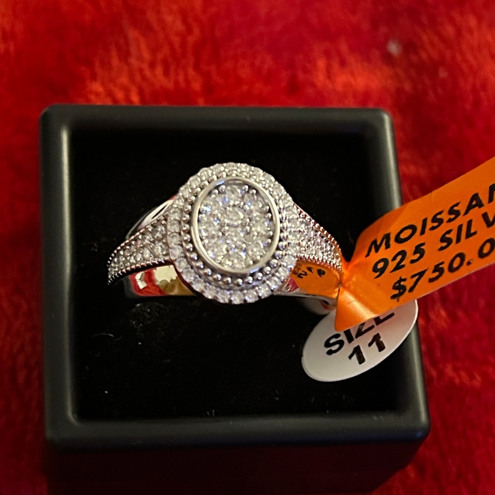 Luxury Moissanite Diamond 2.50 CTW UNISEX ring size 11‎